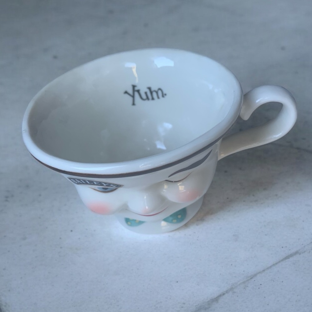 Baileys 1996 Limited Edition Winking MR. Baileys Irish Cream Cup Mug Coffee Cup - Picture 2 of 5